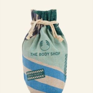 the-body-shop-create-your-own-christmas-gift-pouch